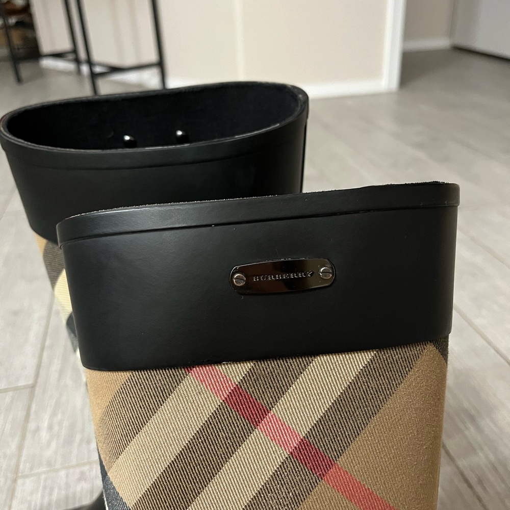 Burberry Womens boots - Picture 5 of 8